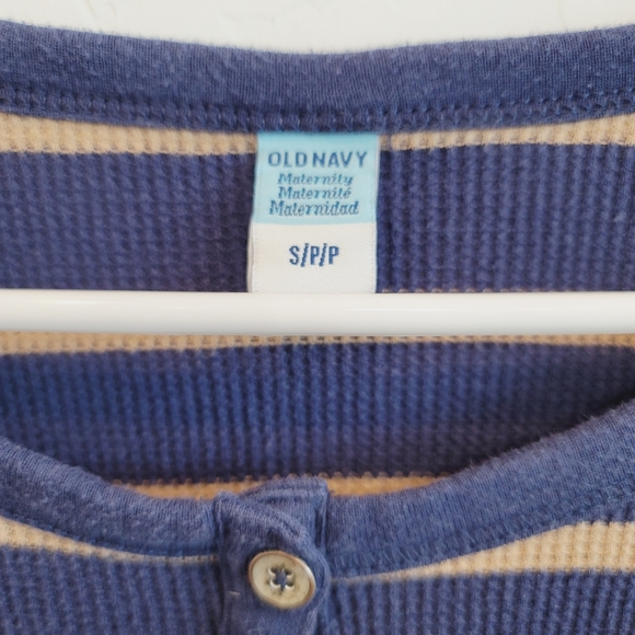 💕 Old Navy Maternity Rib-Knit Henley Striped Tee Size Small Maternity - Picture 9 of 11